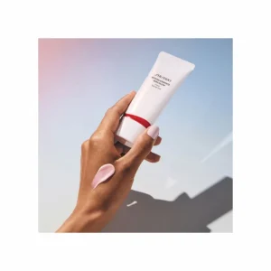 Shiseido Revitalessence Skin Glow Primer - Image 4